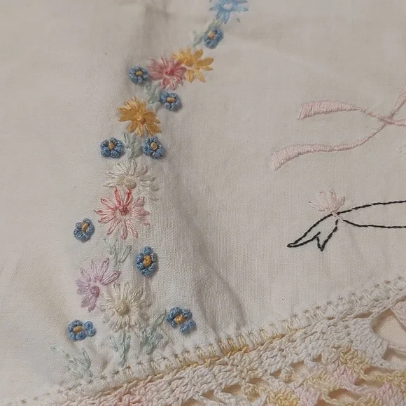 Embroidered Southern Belle And Lace Vintage Pillow Case - Picture 3 of 10